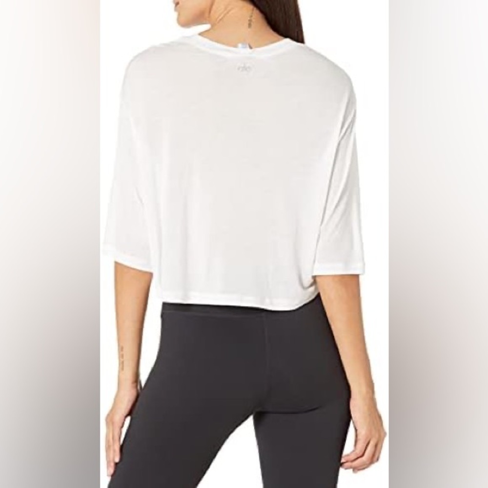 Alo Yoga Verve Short Sleeve Graphic Tee - Picture 2 of 8